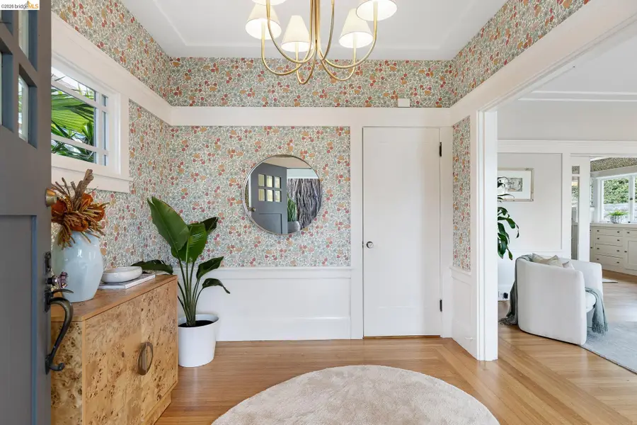 590 66th St, Oakland, CA 94609 - #3