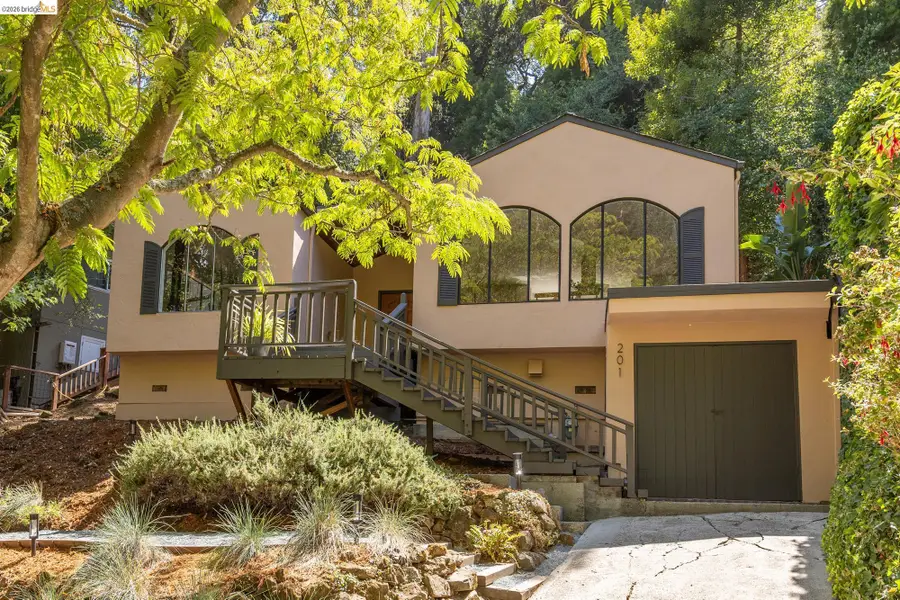 201 Beauforest Dr, Oakland, CA 94611 - #2