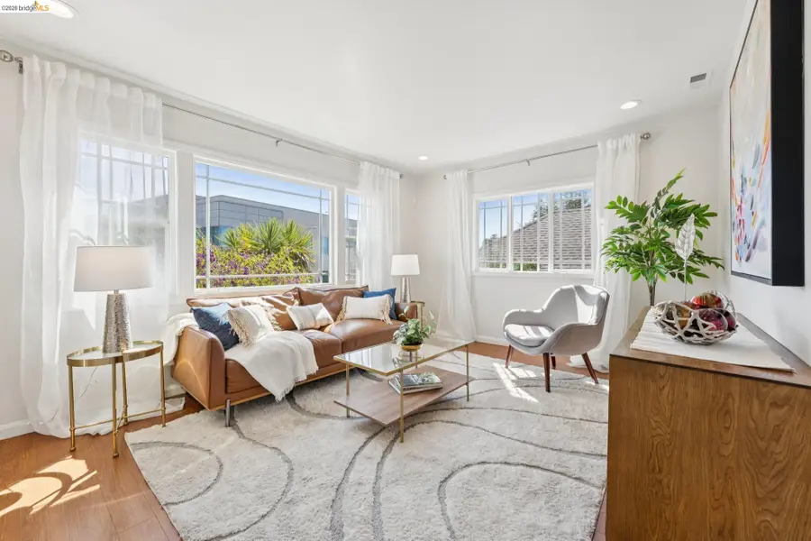 1390 E 31st St, Oakland, CA 94602 - #3
