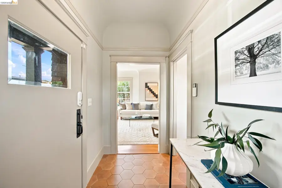 1021 E 23rd St, Oakland, CA 94606 - #3