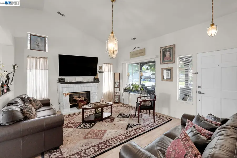 1324 Riverette Dr., Modesto, CA 95351 - #2
