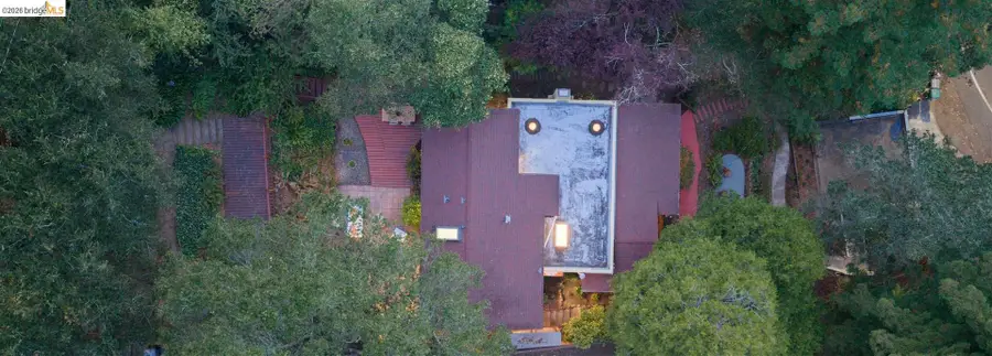 6729 Thornhill Dr, Oakland, CA 94611 - #3
