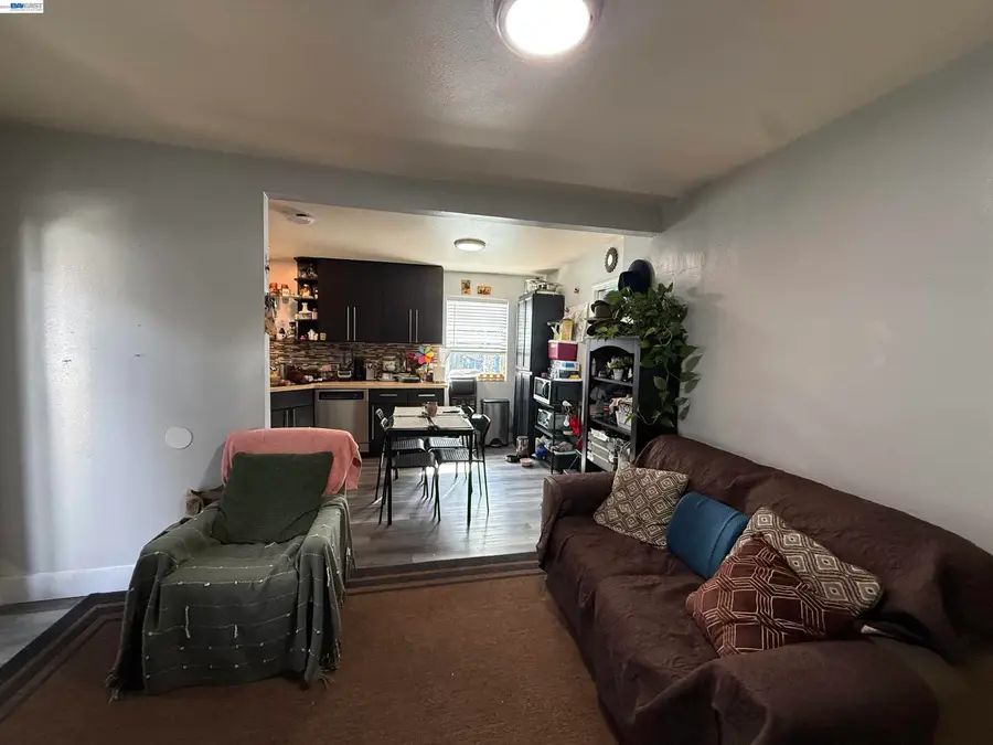 10209 & 10211 Pippin St, Oakland, CA 94603 - #2
