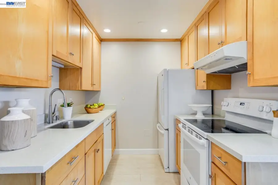 1458 Hudson Street #107, Redwood City, CA 94523 - #2