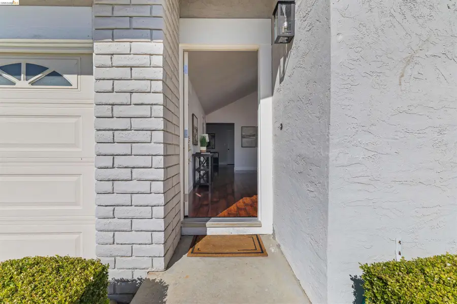 1363 Swallowtail Rd, Concord, CA 94521 - #3