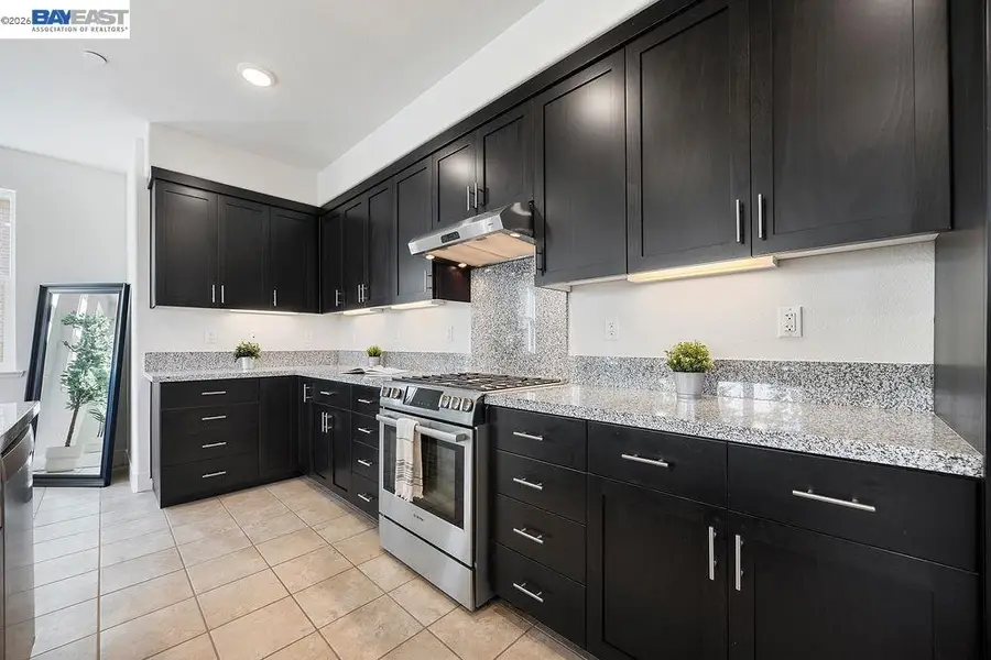 2729 5th St, Alameda, CA 94501 - #2