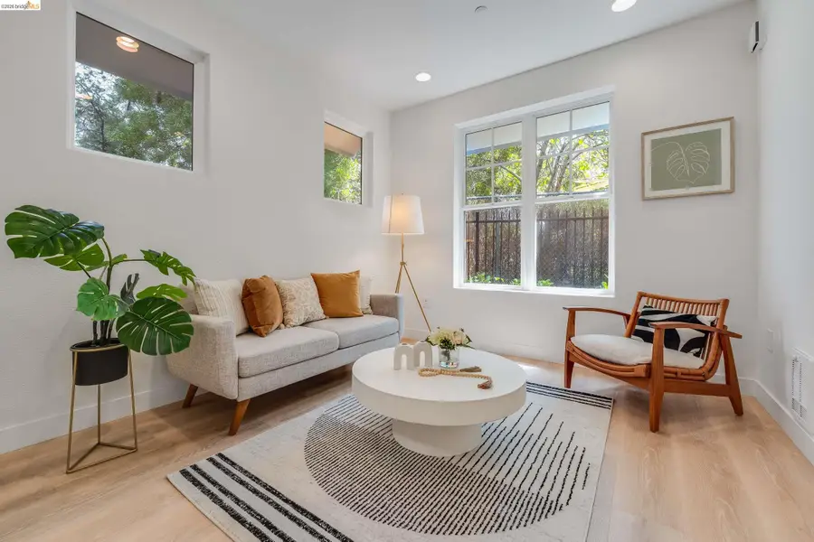 1121 40th St #4104, Emeryville, CA 94608 - #3