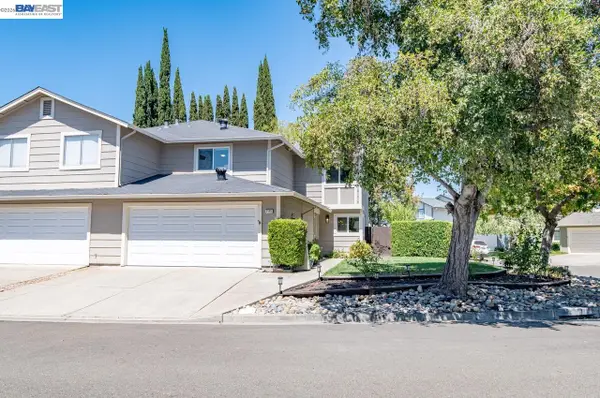 2105 Armstrong Dr, Pleasanton, CA 94588