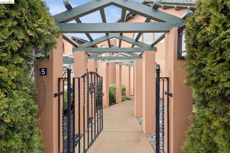 5 Woodside Way, Oakland, CA 94611 - #3