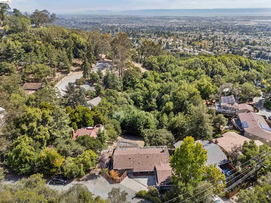 3353 Burdeck Dr, Oakland, CA 94602 - #2