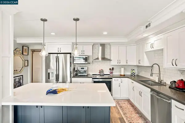2032 Golden Rain Road #6, Walnut Creek, CA 94595