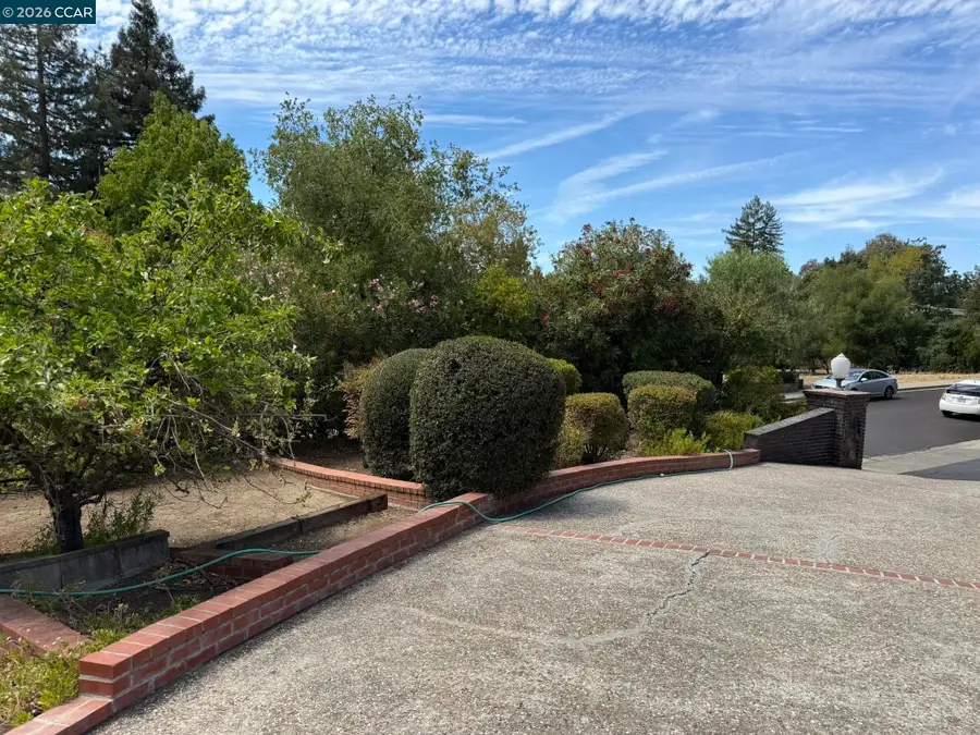 3611 Vista Charonoaks, Walnut Creek, CA 94598 - #3