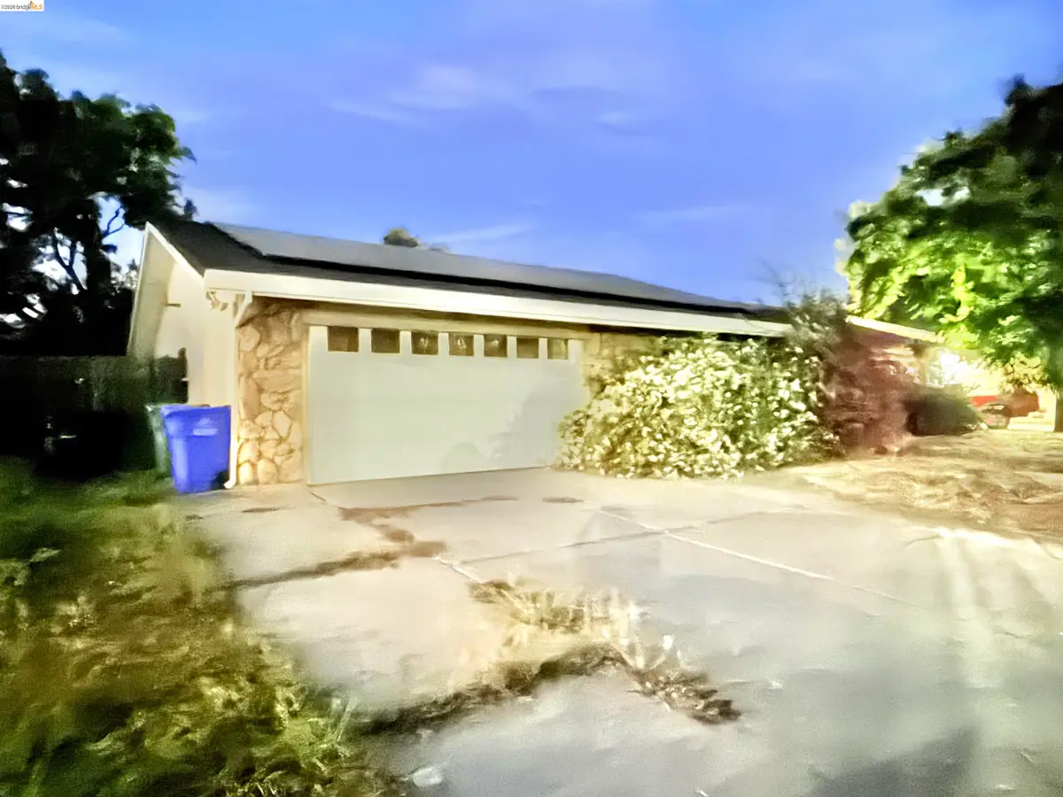 8721 Valley Oak Ln, Elk Grove, CA 95624 - #1