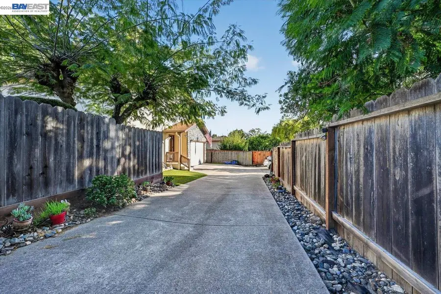 4561 Edwards Ln, Castro Valley, CA 94546 - #3