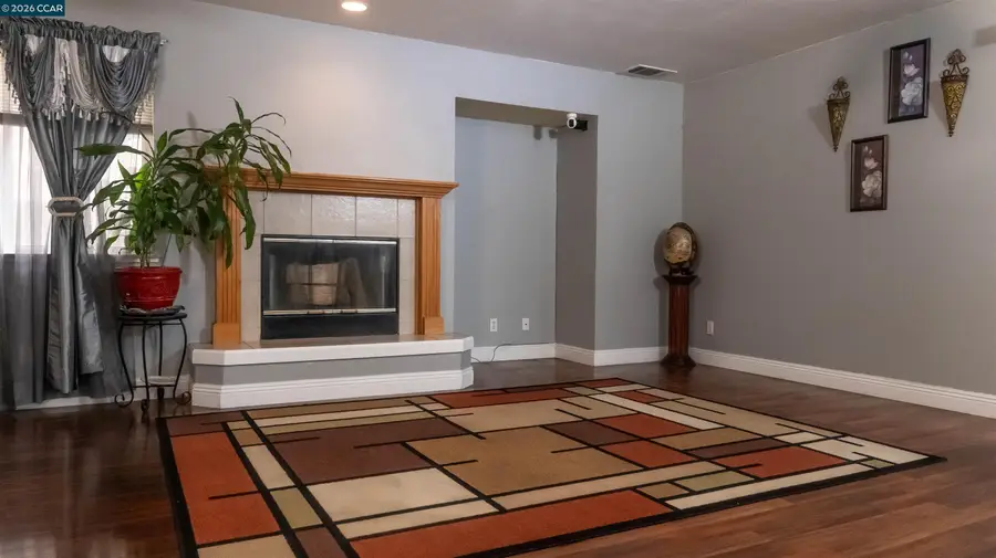1900 Garden Ct, Antioch, CA 94509 - #2