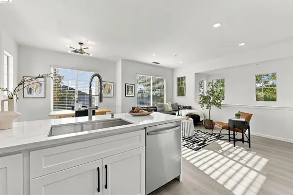 23389 Canyon Terrace Dr, Castro Valley, CA 94552