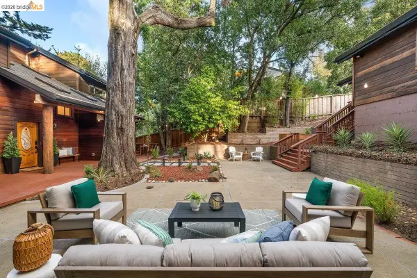 6227 Ascot Dr, Oakland, CA 94611