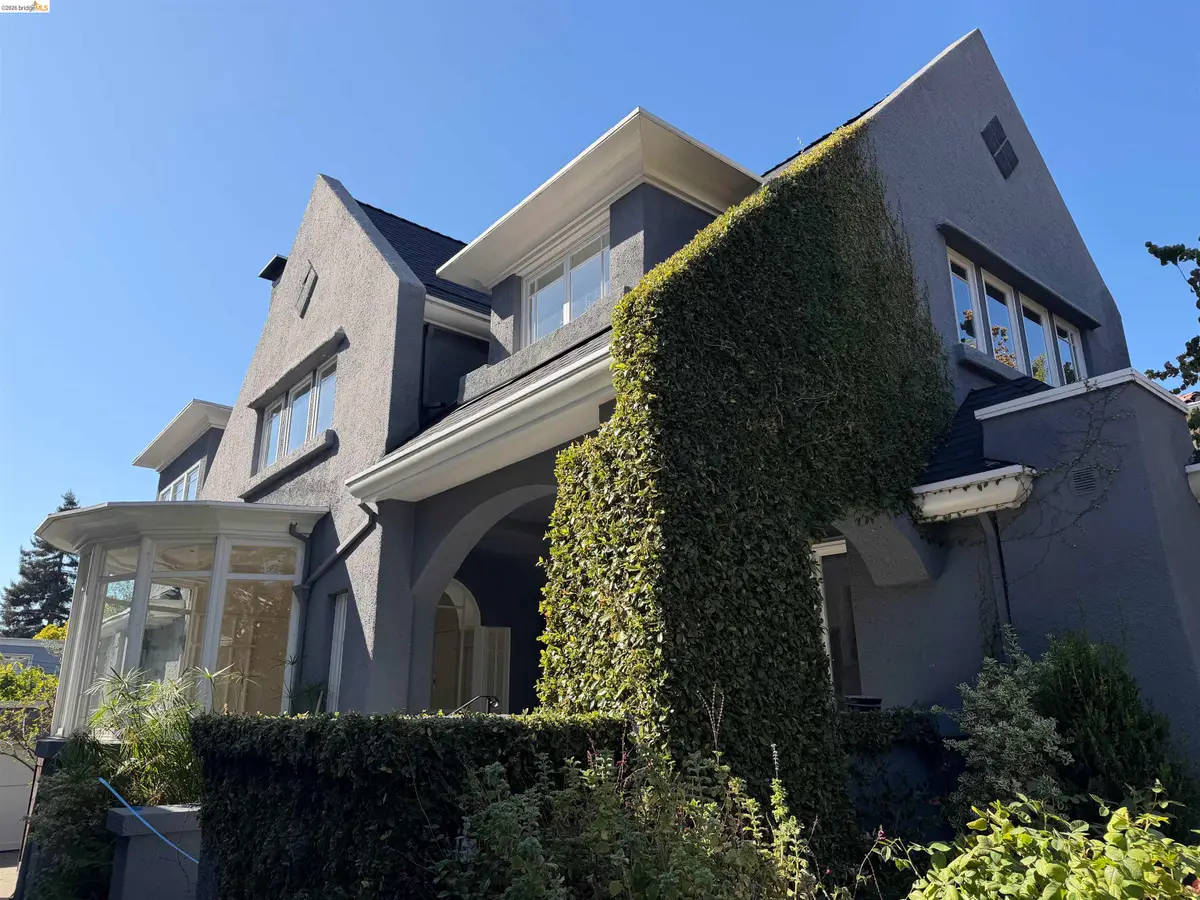 2710 Claremont Blvd., Berkeley, CA 94705 - #1