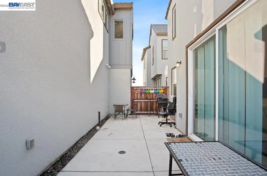 17555 Nightshore Dr, Lathrop, CA 95330 - #2