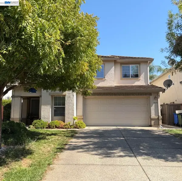 9609 Flame Tokay Way, Elk Grove, CA 95624