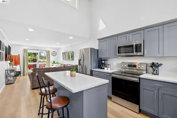 3839 Vineyard Ave #E, Pleasanton, CA 94566