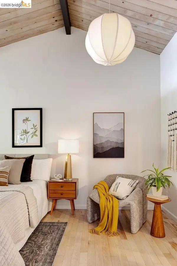 81 Elysian Fields Dr, Oakland, CA 94605