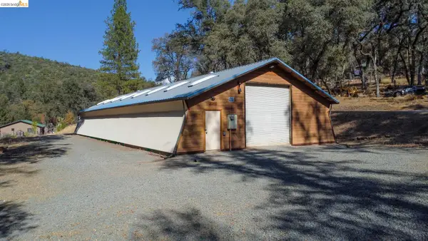 9212 Hidden Valley Rd, Mountain Ranch, CA 95246