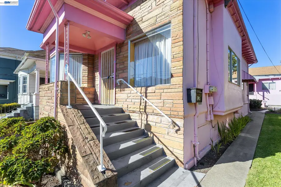 874 Arlington Ave, Oakland, CA 94608 - #3