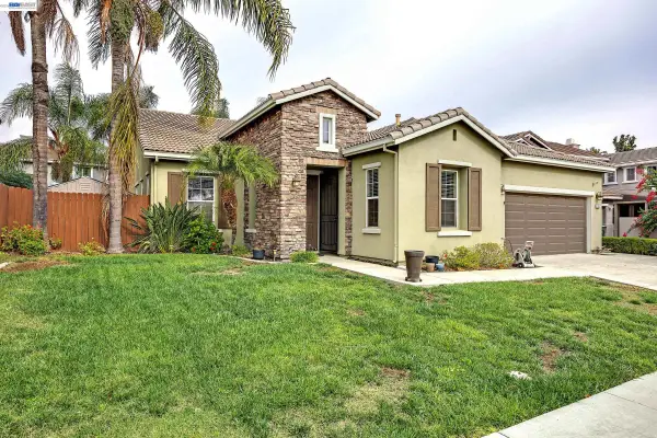1325 Beaver Creek Dr, Patterson, CA 95363