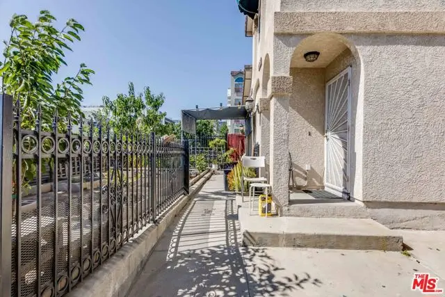 926 S Ardmore Avenue, Los Angeles, CA 90006 - Image #2