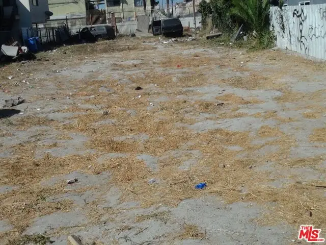 617 W 82nd Street, Los Angeles, CA 90044 - Image #1