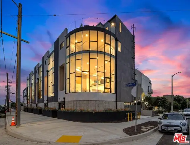 12400 Pacific Avenue, Los Angeles, CA 90066 - Image #2