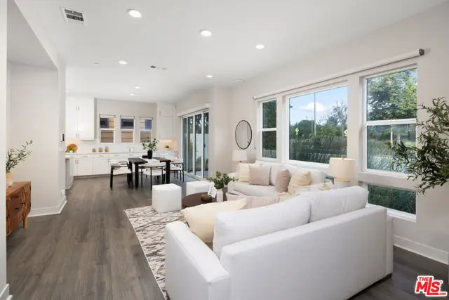 386 Novel, Irvine, CA 92618 - Image #3