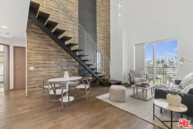 903 S New Hampshire Avenue #504, Los Angeles, CA 90006 - Image #1