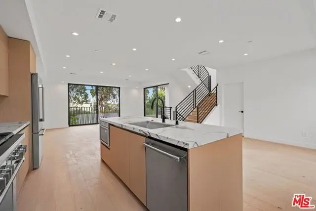 1422 N Jonah Lane, Los Angeles, CA 90028 - Image #1