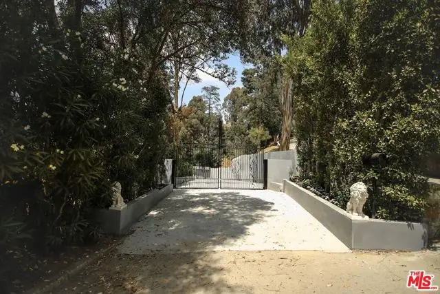 901 Strada Vecchia Road, Los Angeles, CA 90077 - Image #2