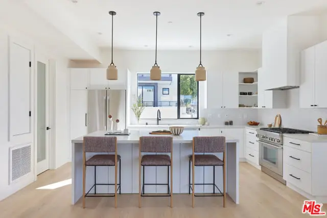 762 N Hyperion Avenue, Los Angeles, CA 90029 - Image #1