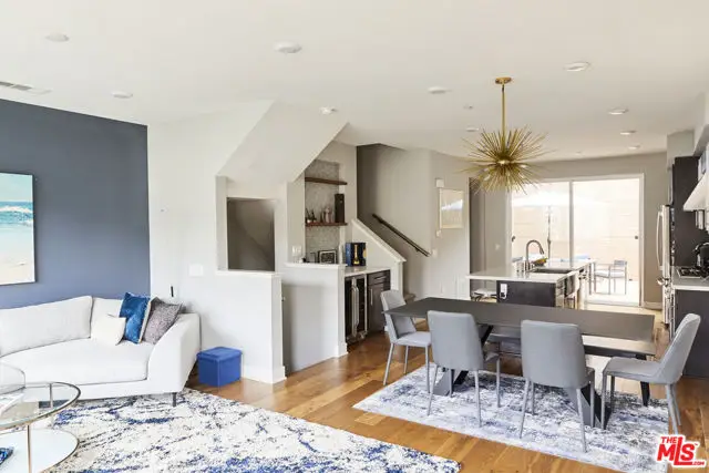 2773 Wright Lane, Los Angeles, CA 90068 - Image #1