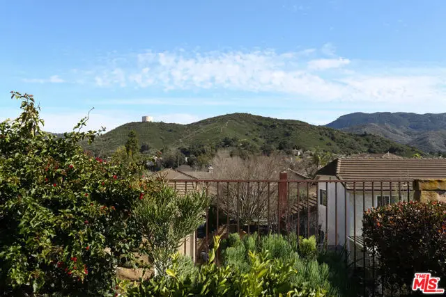 420 Blackhawk Drive, Newbury Park, CA 91320 - #3