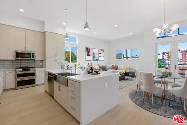 1746 N Garfield Place #301, Los Angeles, CA 90028 - Image #2