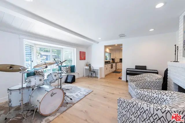 17149 Mccormick Street, Encino, CA 91316 - #3