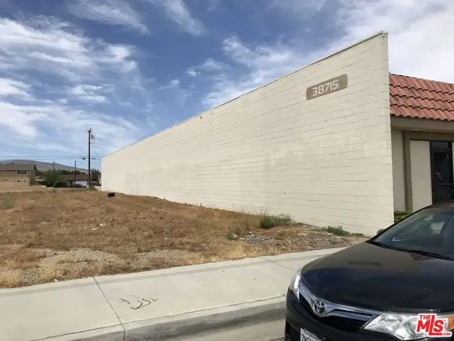 38701 E Avenue Q3, Palmdale, CA 93550 - #2