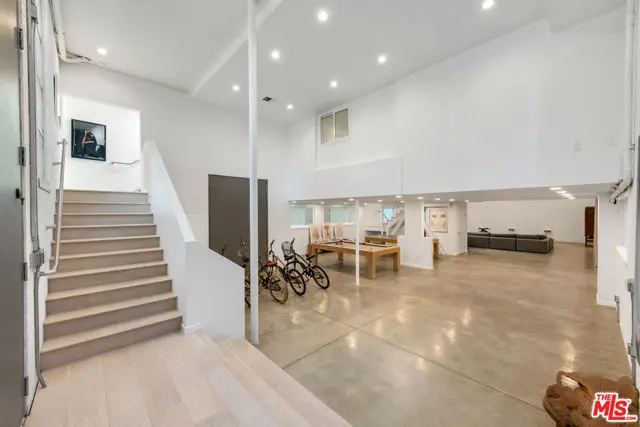 633 Santa Clara Avenue, Venice, CA 90291 - Image #3