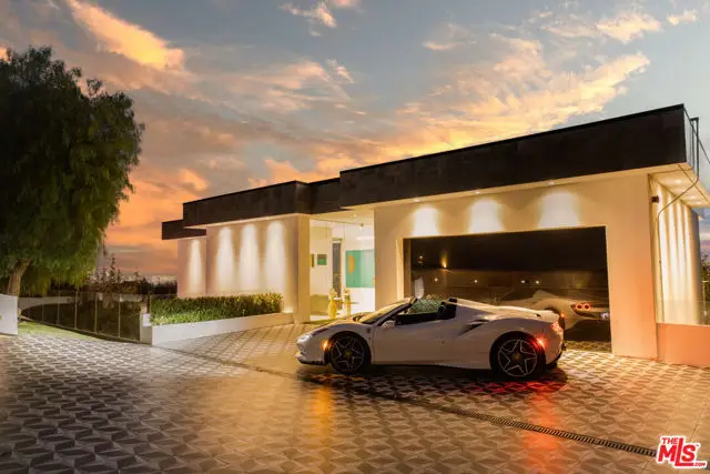 7080 Mulholland Drive, Los Angeles, CA 90068 - Image #1