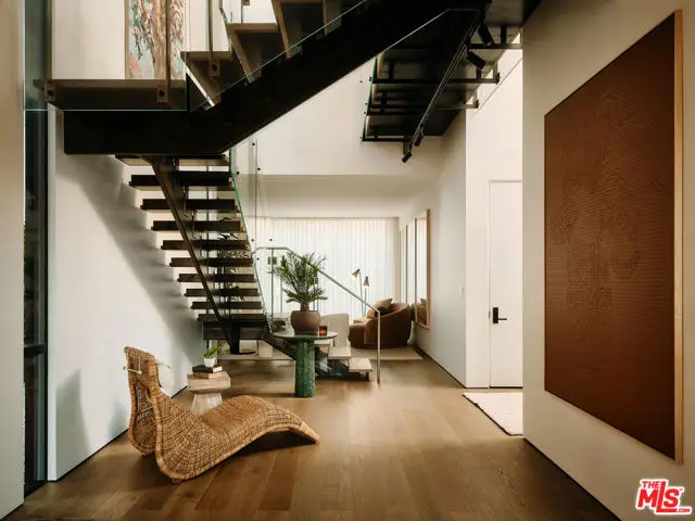 8910 Rosewood Avenue, West Hollywood, CA 90048 - Image #2