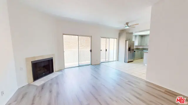 5135 Zelzah Avenue #203, Encino, CA 91316 - Image #3