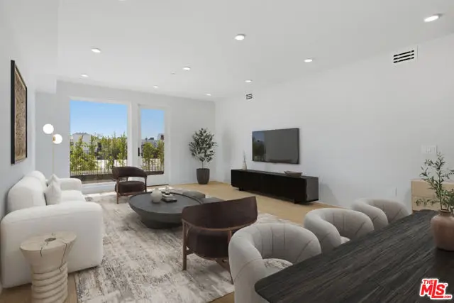 505 S Barrington Avenue #304, Los Angeles, CA 90049 - Image #2