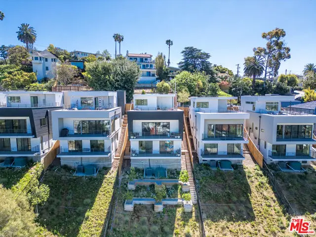 1645 N Bruce Court, Los Angeles, CA 90026 - Image #2