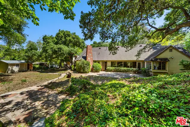 16055 Woodvale Road, Encino, CA 91436 - Image #3