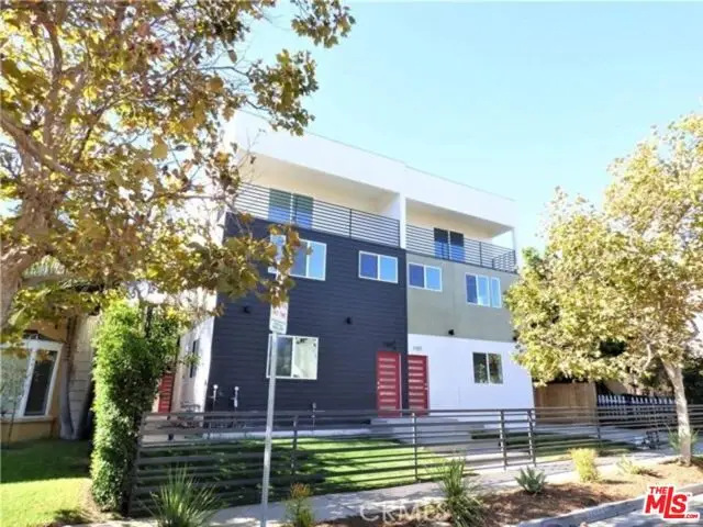 1113 Carmona Avenue, Los Angeles, CA 90019 - Image #2